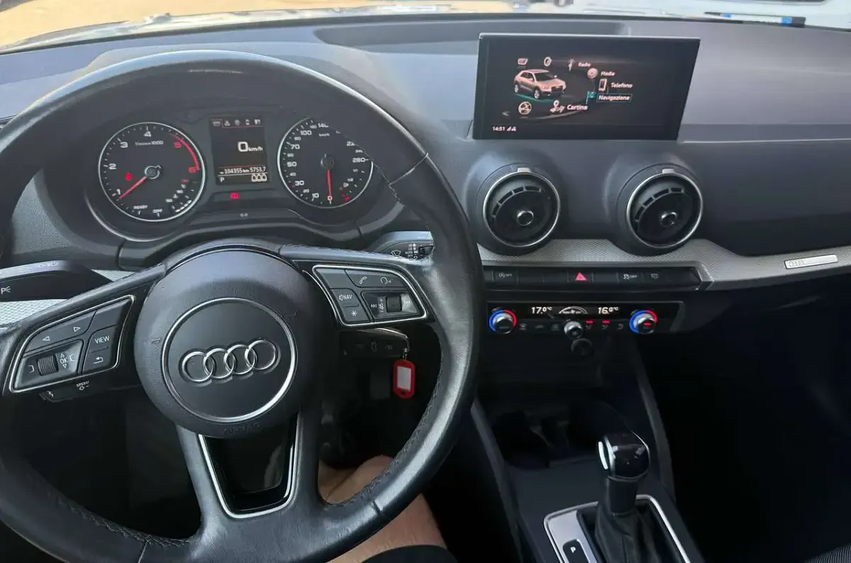 Usata Audi Q2 Ambiente 116 CV (85 kW) 2022 Argento rugiada metallizzato SUV