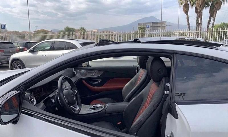Usata Mercedes E220 AMG Line Premium Plus 194 CV (142 kW) 2019 Bianco Coupé