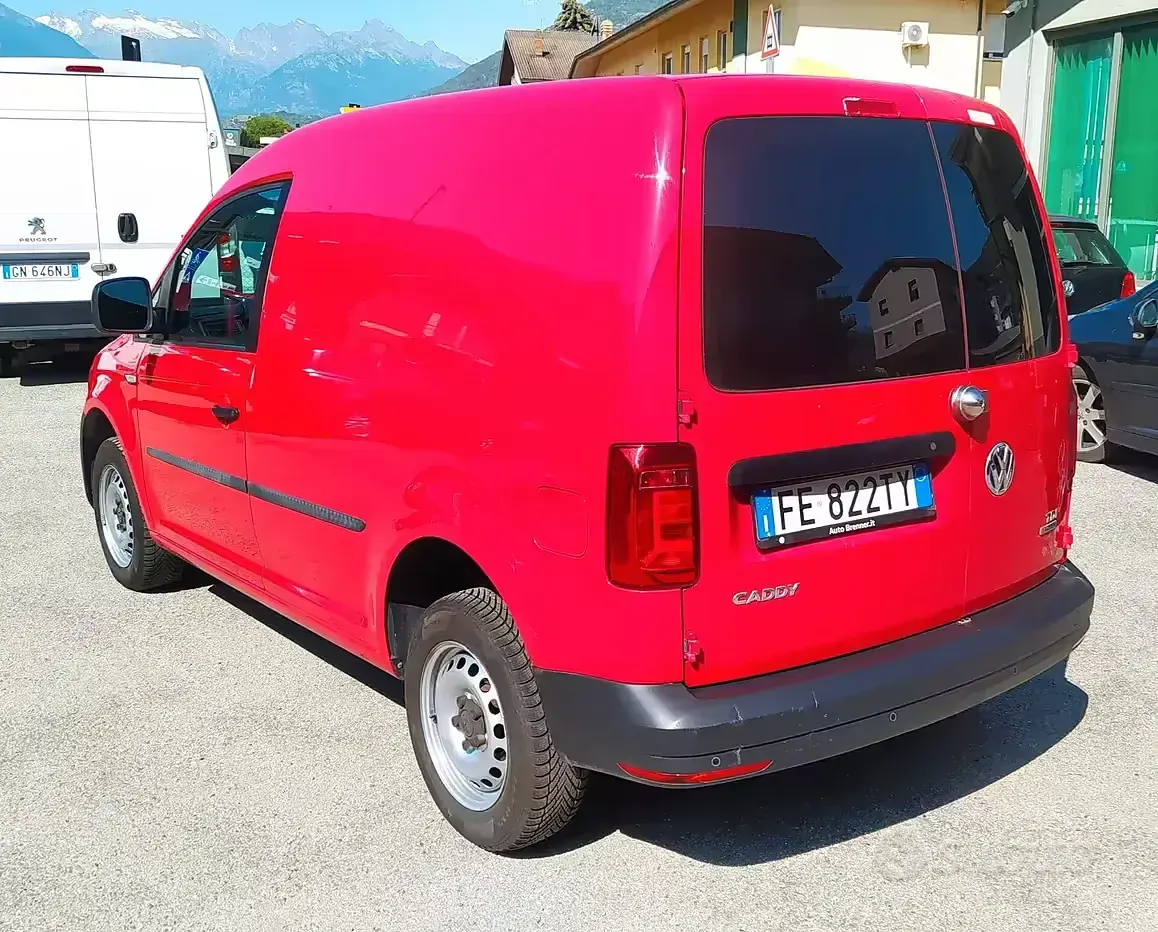 Usata VW Caddy 122 CV (89 kW) 2016 Rosso Monovolume