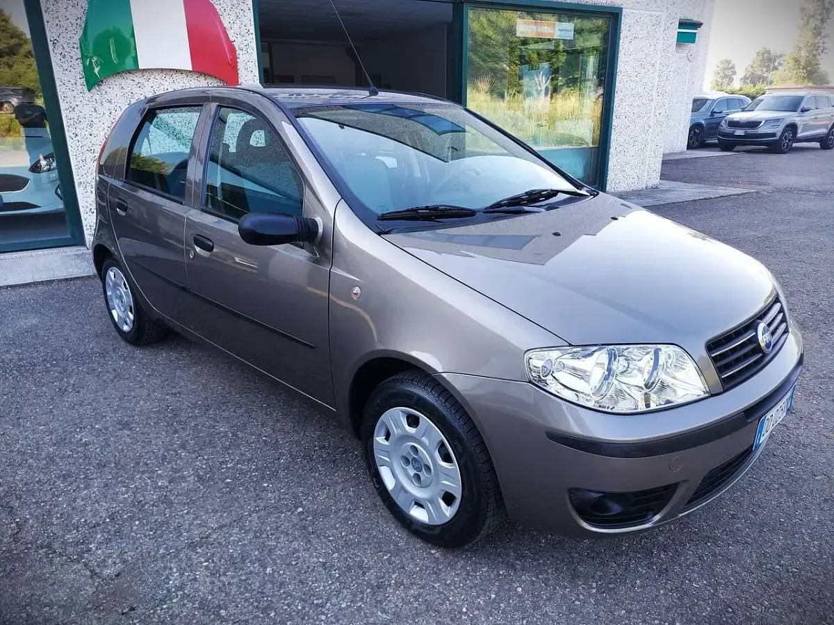 Usata Fiat Punto Classica 60 CV (44 kW) 2007 Grigio Utilitaria