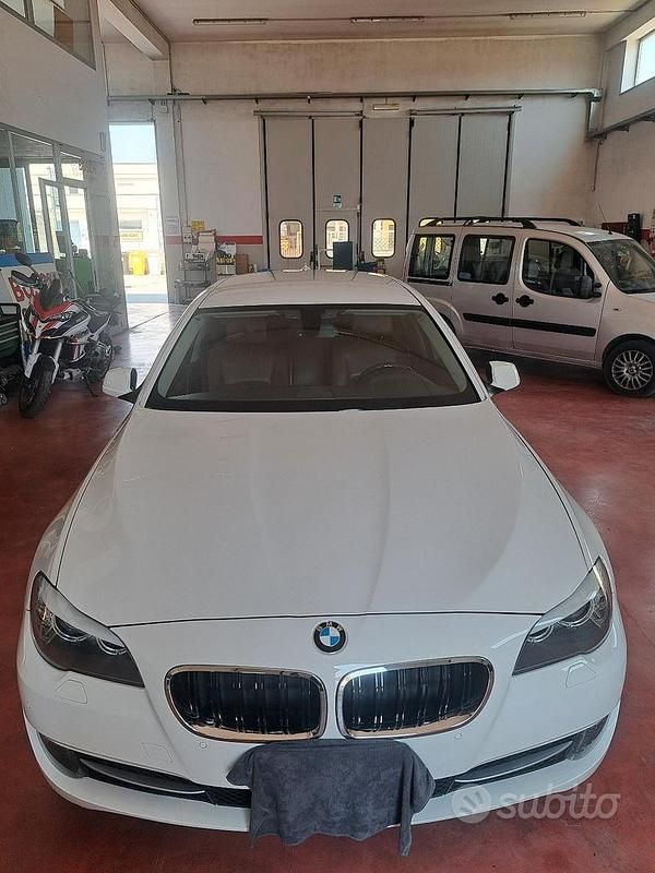 Bianco Usata 2012 BMW 520 Station wagon | 9900 € (Molto cara) - Immagine 1/4