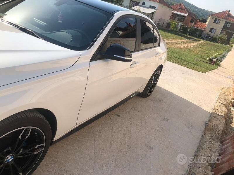Bianco Usata 2014 BMW 316 M Performance Tre volumi | 10.000 € (Buon prezzo) - Immagine 1/4