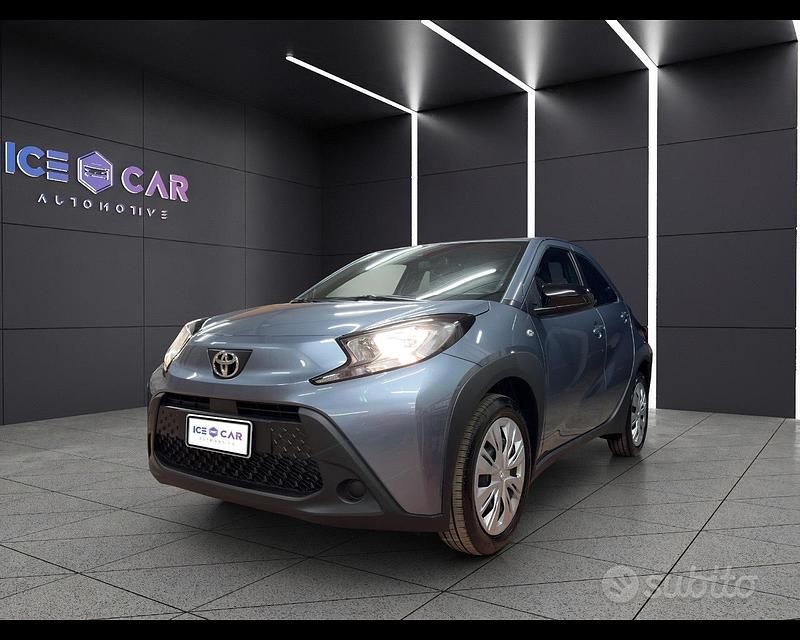 Nuova Toyota Aygo X Active 72 CV (52 kW) 2025 Grigio SUV