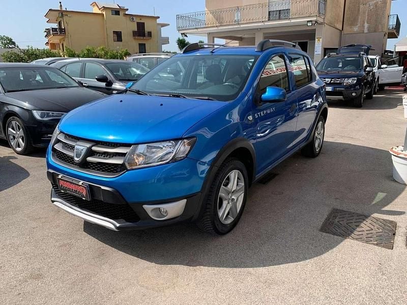 Blu Usata 2016 Dacia Sandero Stepway Due volumi | 7999 € (Buon prezzo) - Immagine 1/4