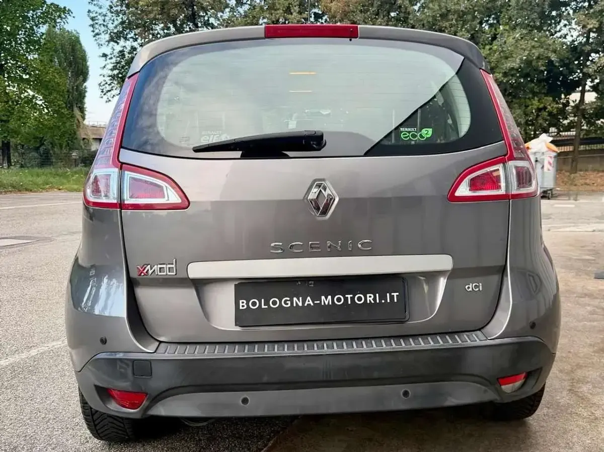 Usata Renault Scénic 110 CV (80 kW) 2011 Grigio Monovolume