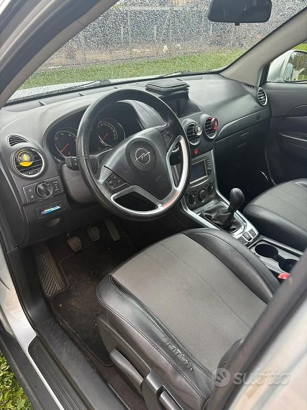 Usata Opel Antara 184 CV (135 kW) 2010 Grigio SUV