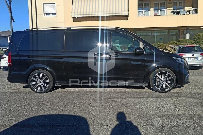 Usata Mercedes V300 Premium 239 CV (175 kW) 2021 Nero Monovolume