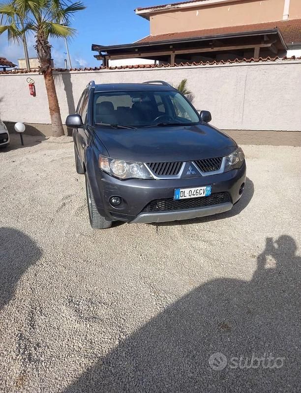 Usata Mitsubishi Outlander Instyle 140 CV (102 kW) 2008 Grigio SUV