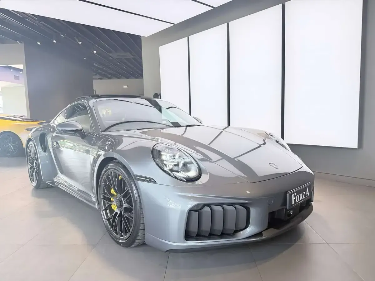 Nuova Porsche 911 711 CV (522 kW) 2026 Grigio vanadio metallizzato Coupé