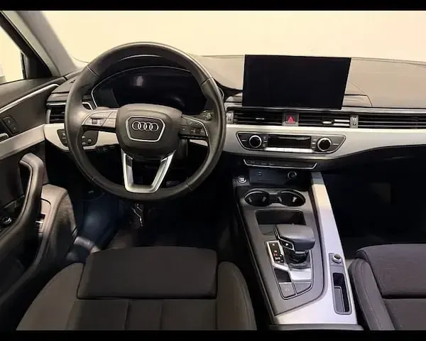 Usata Audi A4 S-Line 136 CV (100 kW) 2024 Bianco arkona Berlina