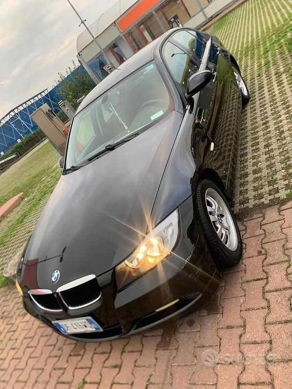 Usata BMW 318 90 CV (66 kW) 2007 Nero Berlina