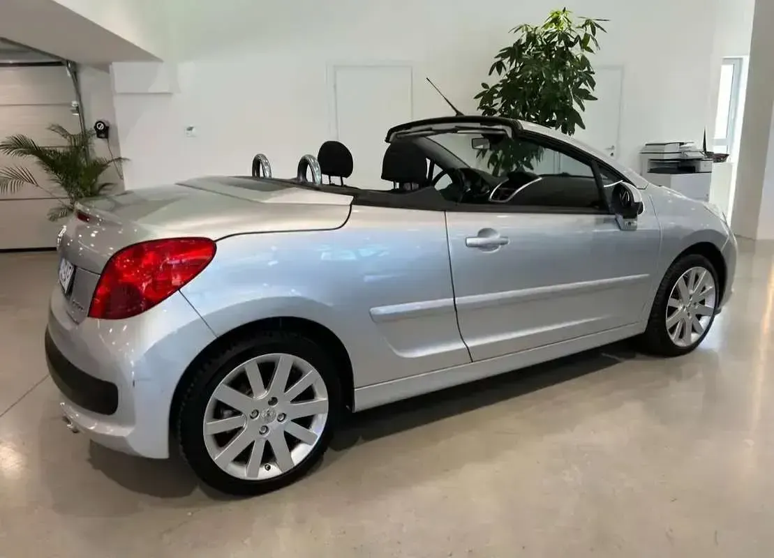 Usata Peugeot 207 CC 120 CV (88 kW) 2009 Cabrio