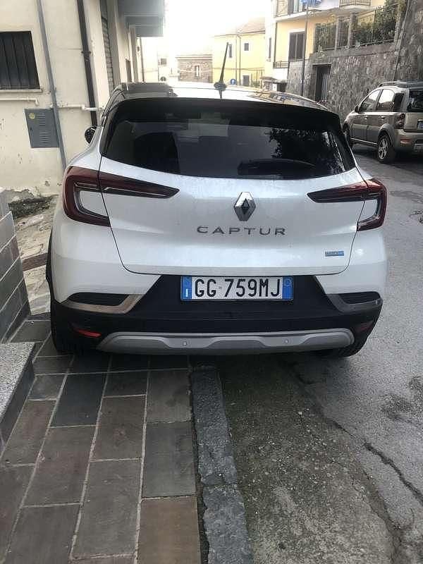 Käytetty Renault Captur Intens 94 HP (69 kW) 2021 Valkoinen Katumaasturi