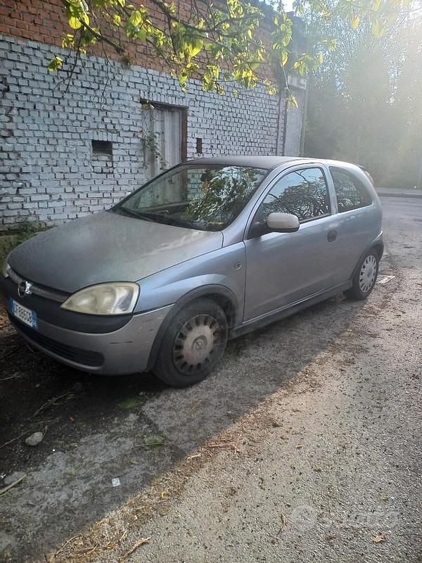 Usado Opel Corsa 65 CV (47 kW) 2003 Gris Berlina