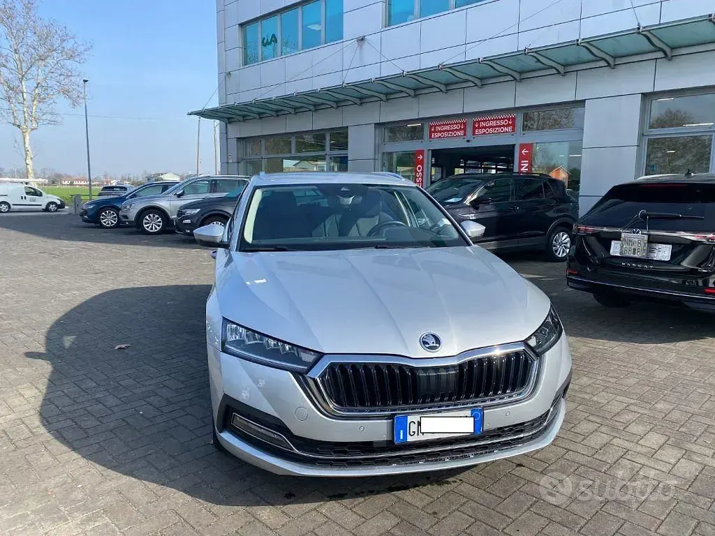 Usata Skoda Octavia Style 116 CV (85 kW) 2023 Grigio Station wagon