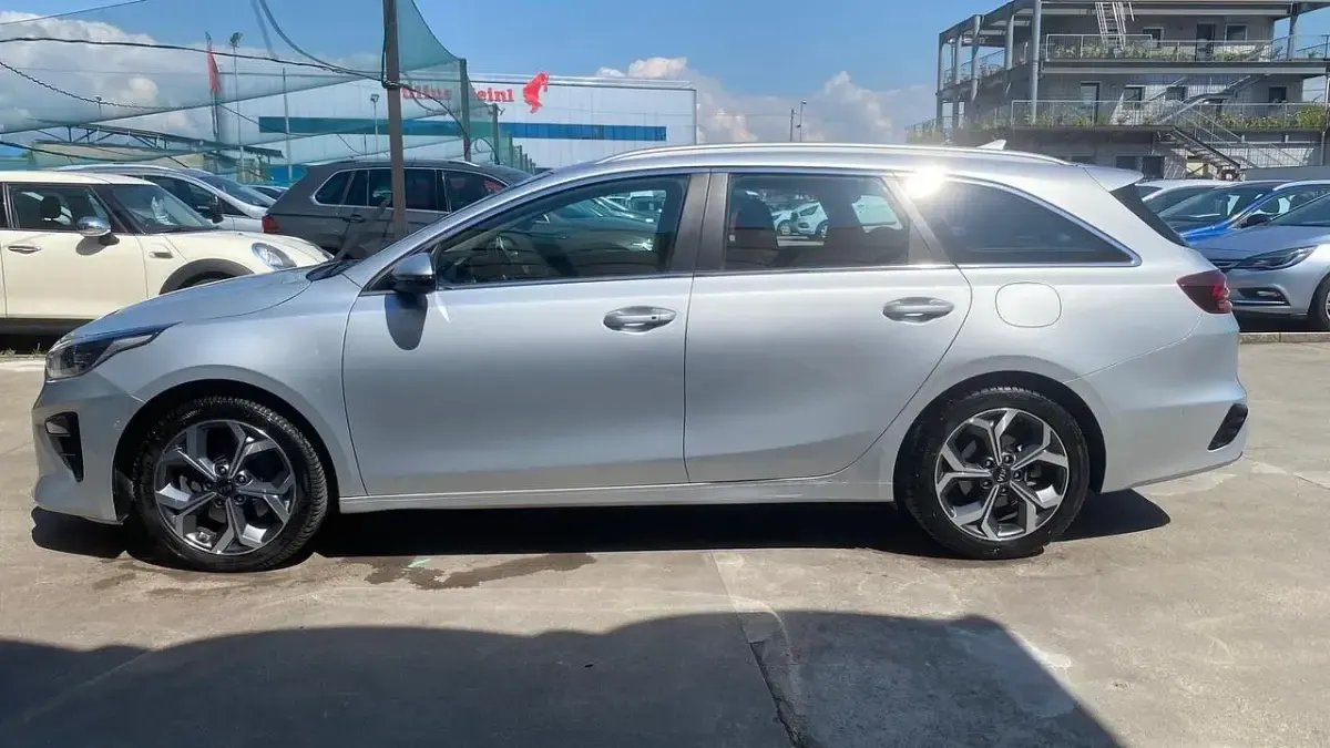Usata Kia Ceed Sportswagon Style 135 CV (99 kW) 2021 Grigio Station wagon