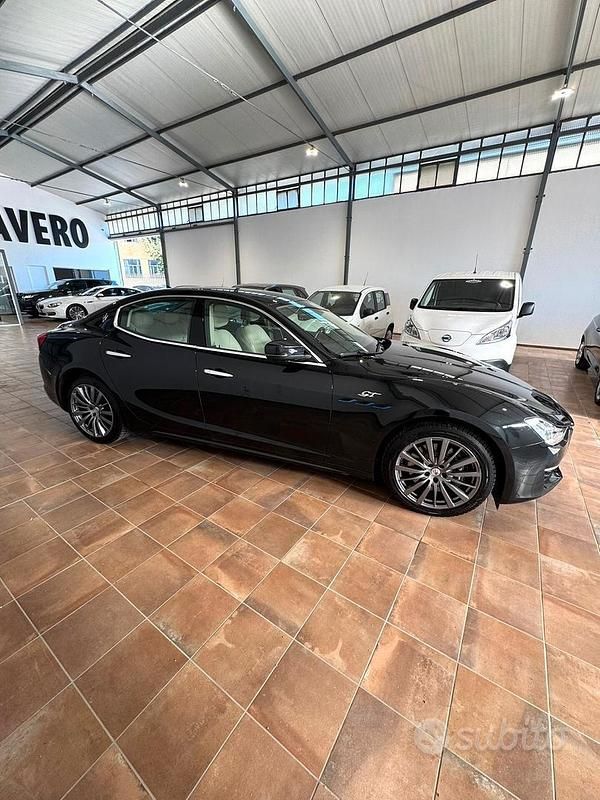 Usata Maserati Ghibli GT 330 CV (242 kW) 2022 Nero Berlina