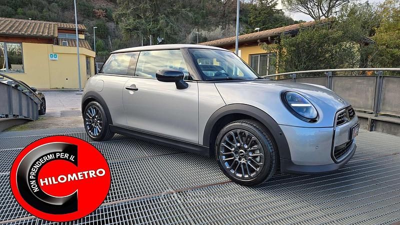 Usata Mini Cooper SE Essential 114 kW (156 CV) 2024 Gray Utilitaria