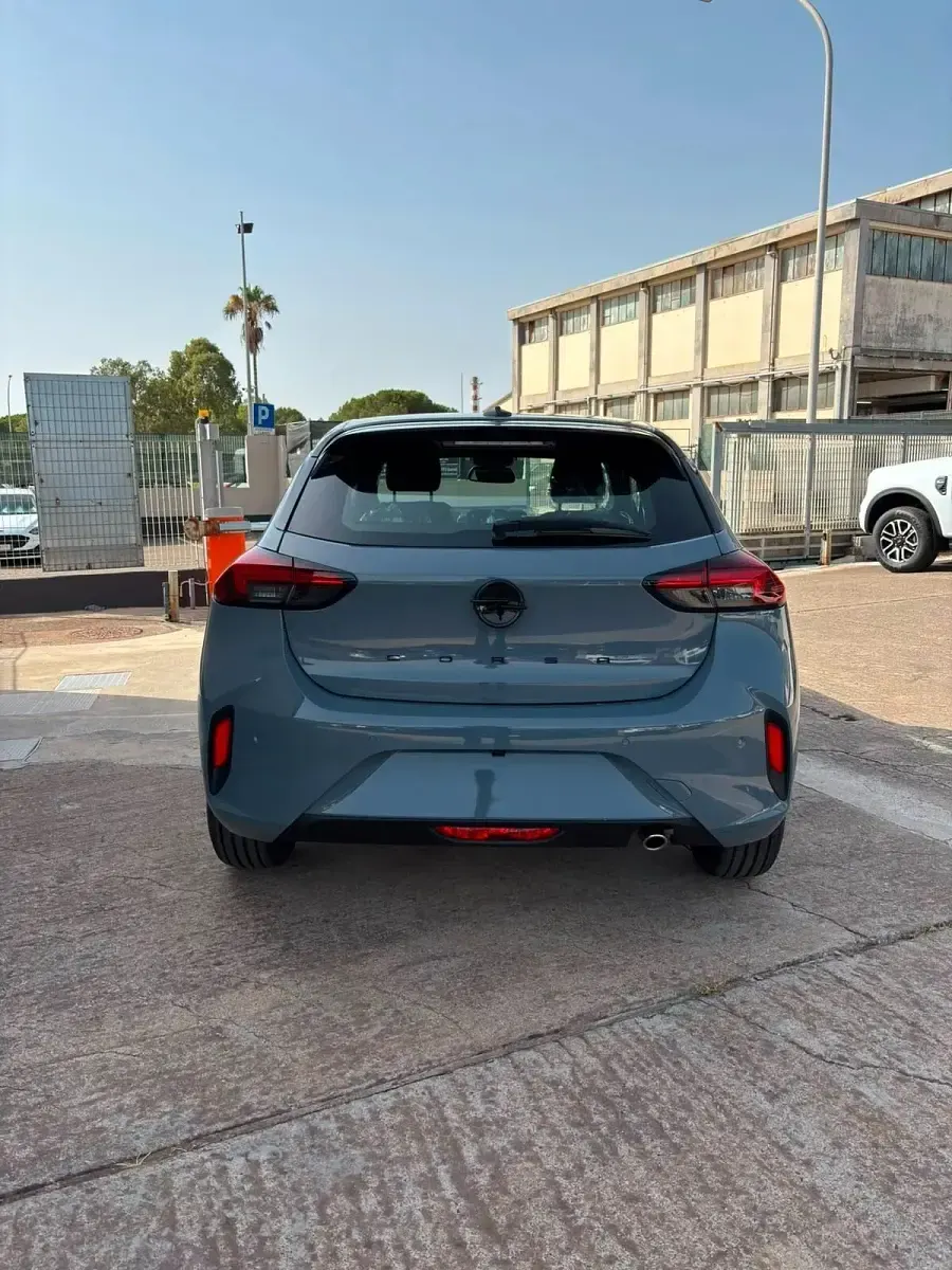 Nuova Opel Corsa 100 CV (73 kW) 2026 Grigio Utilitaria