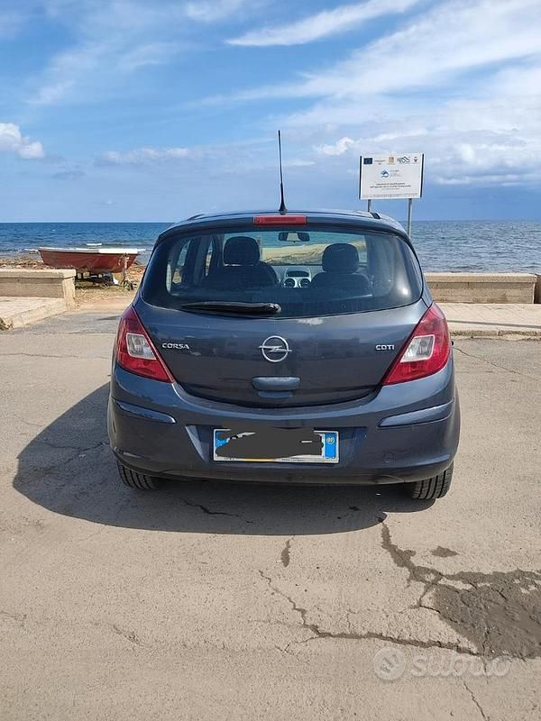 Usata Opel Corsa 90 CV (66 kW) 2009 Blu Utilitaria