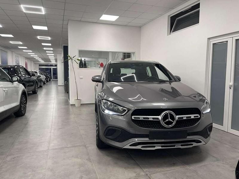 Usata Mercedes GLA180 116 CV (85 kW) 2021 Grigio SUV