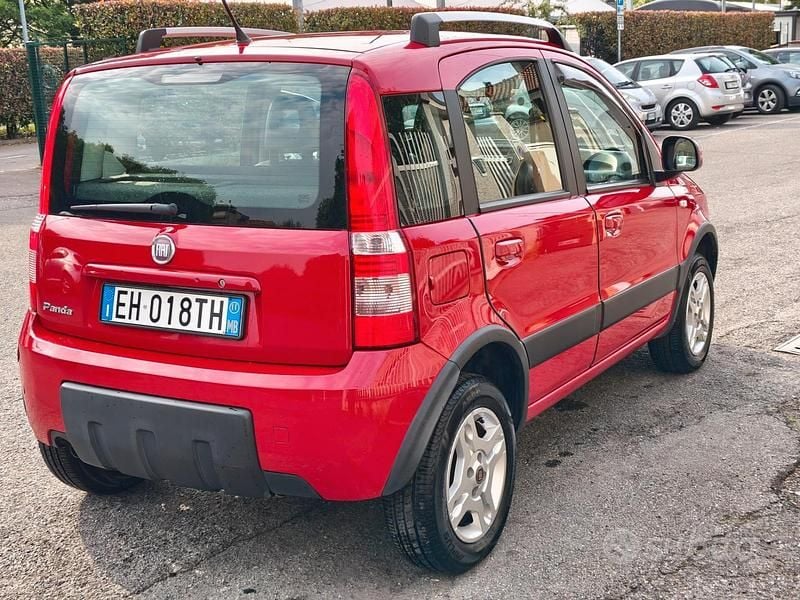 Usata Fiat Panda Dynamic 77 CV (56 kW) 2011 Rosso Utilitaria