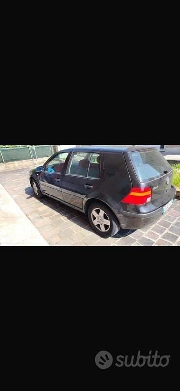 Usata VW Golf IV 75 CV (55 kW) 2002 Berlina