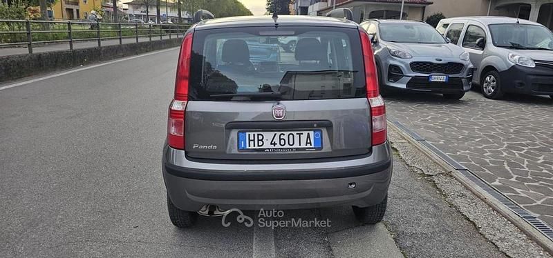 Usata Fiat Panda Dynamic 69 CV (50 kW) 2011 Grigio scuro Utilitaria