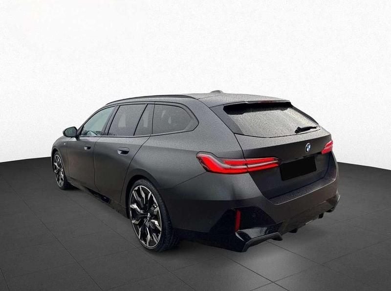 Usata BMW 540 M Sport 303 CV (222 kW) 2025 Frozen deep grey Station wagon