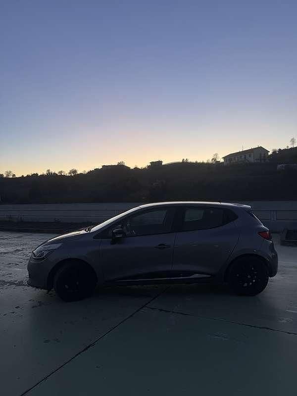 Usata Renault Clio IV Dynamique 75 CV (55 kW) 2014 Berlina