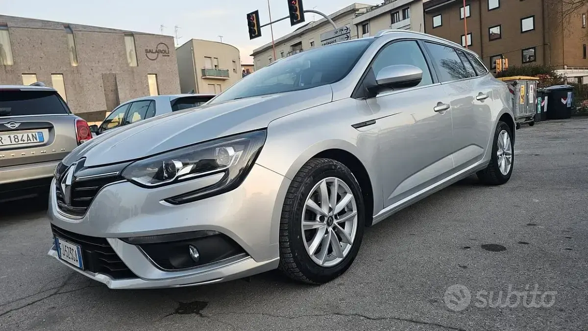 Usata Renault Mégane GrandTour Bose Edition 110 CV (80 kW) 2017 Grigio Station wagon