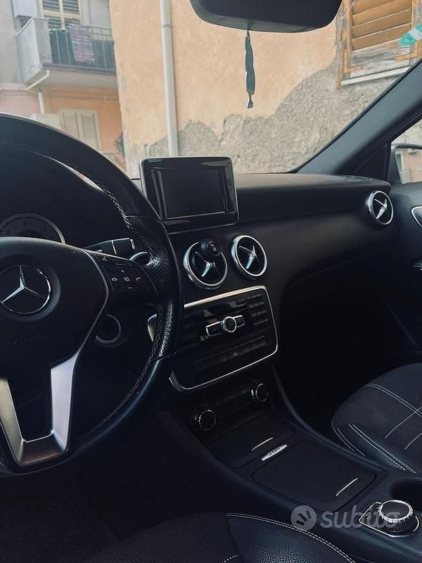 Usata Mercedes A200 136 CV (100 kW) 2013 Grigio Berlina