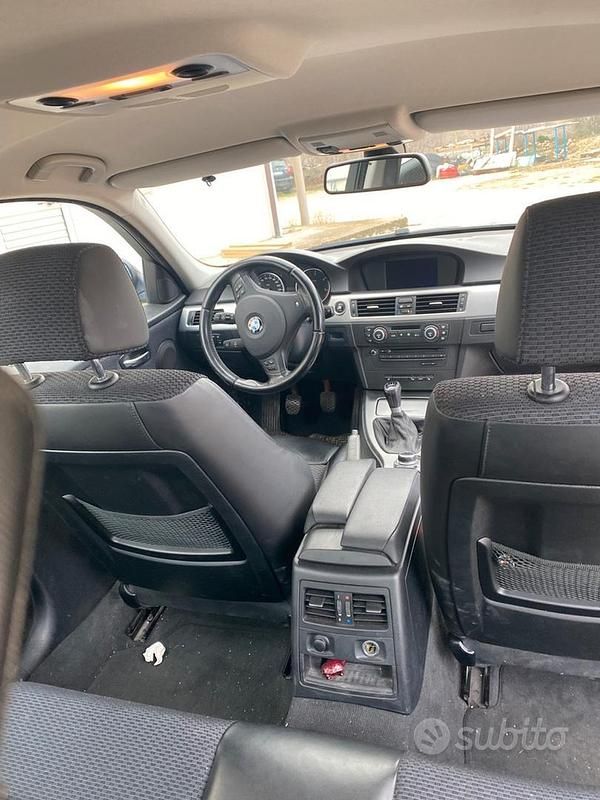 Usata BMW 320 2009 Grigio Berlina