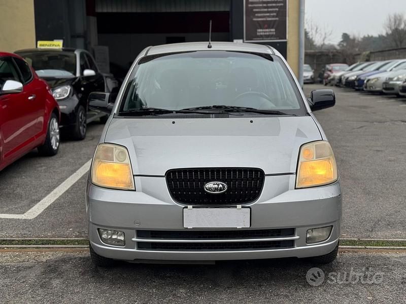 Usata Kia Picanto EX 65 CV (47 kW) 2004 Grigio Utilitaria