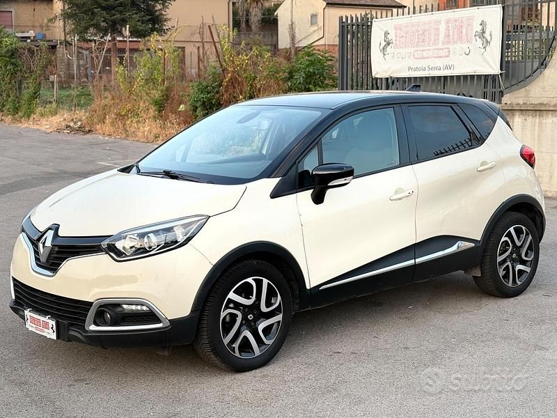 Usata Renault Captur Intens 90 CV (66 kW) 2016 Beige SUV