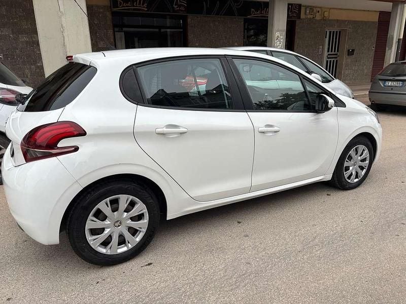 Usata Peugeot 208 Active 75 CV (55 kW) 2018 Utilitaria