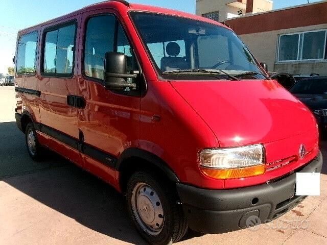 Usata Renault Master T28 82 CV (60 kW) 2003 Rosso Monovolume