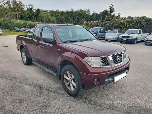 Usata Nissan Navara 174 CV (127 kW) 2006 Rosso Pick-up
