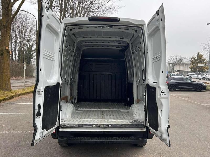Usata Iveco Daily 116 CV (85 kW) 2020 Bianco Furgone