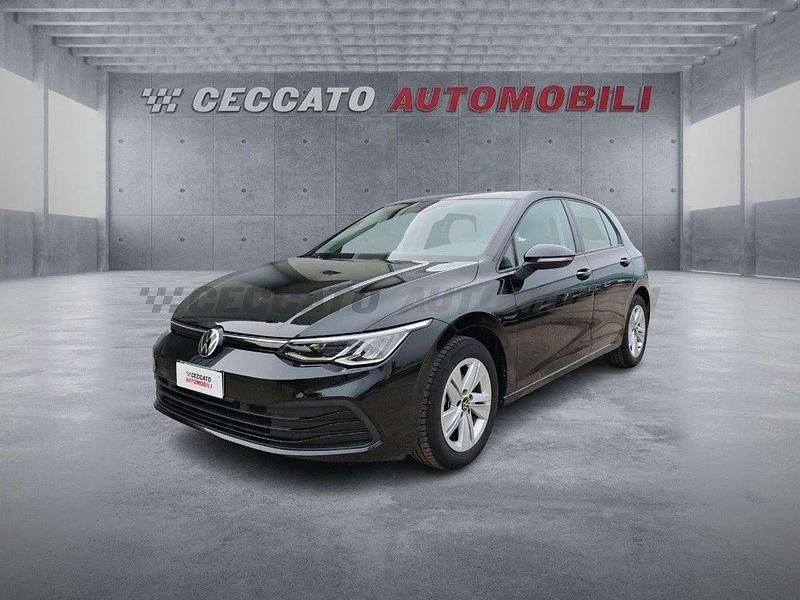 Nero Usata 2024 VW Golf VIII Life Tre volumi | 19.201 € (Super prezzo) - Immagine 1/4