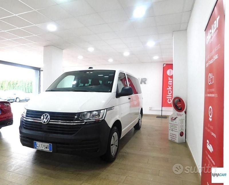Usata VW Caravelle Trendline 110 CV (80 kW) 2022 Bianco Monovolume