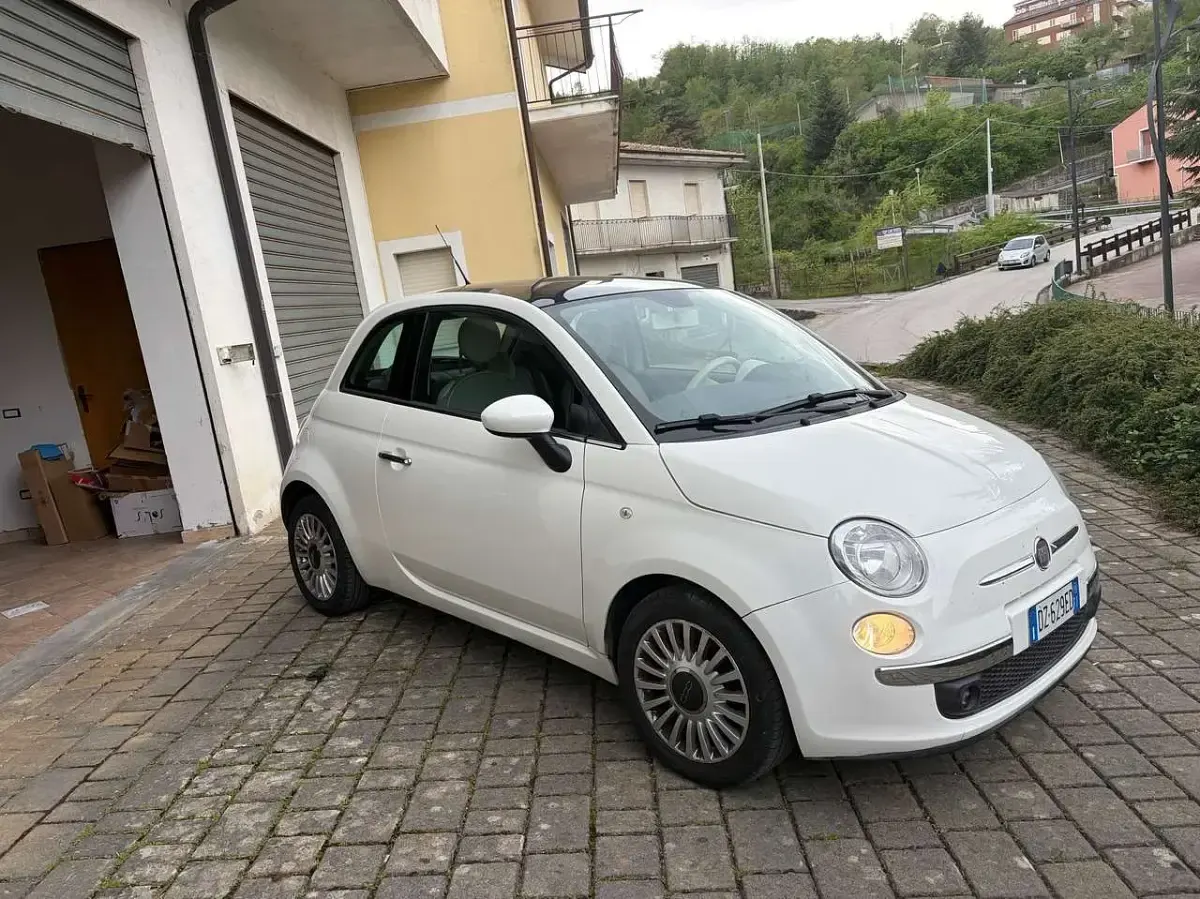 Usata Fiat 500 Lounge 69 CV (50 kW) 2010 Bianco Utilitaria
