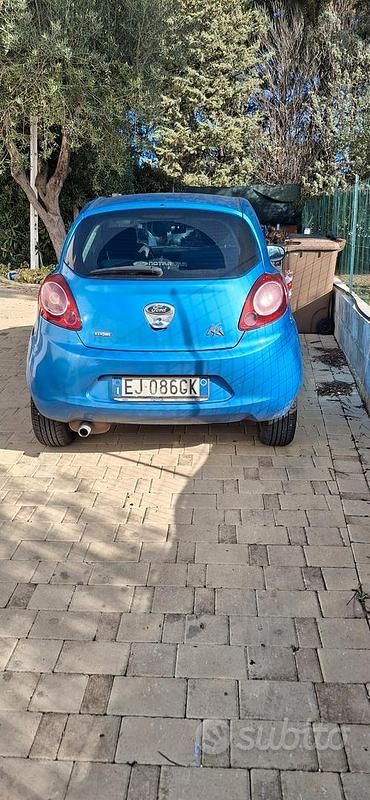 Usata Ford Ka 75 CV (55 kW) 2011 Blu Berlina