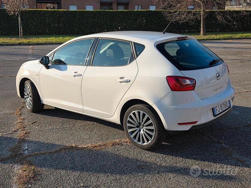 Usata Seat Ibiza CONNECT 90 CV (66 kW) 2017 Bianco Berlina