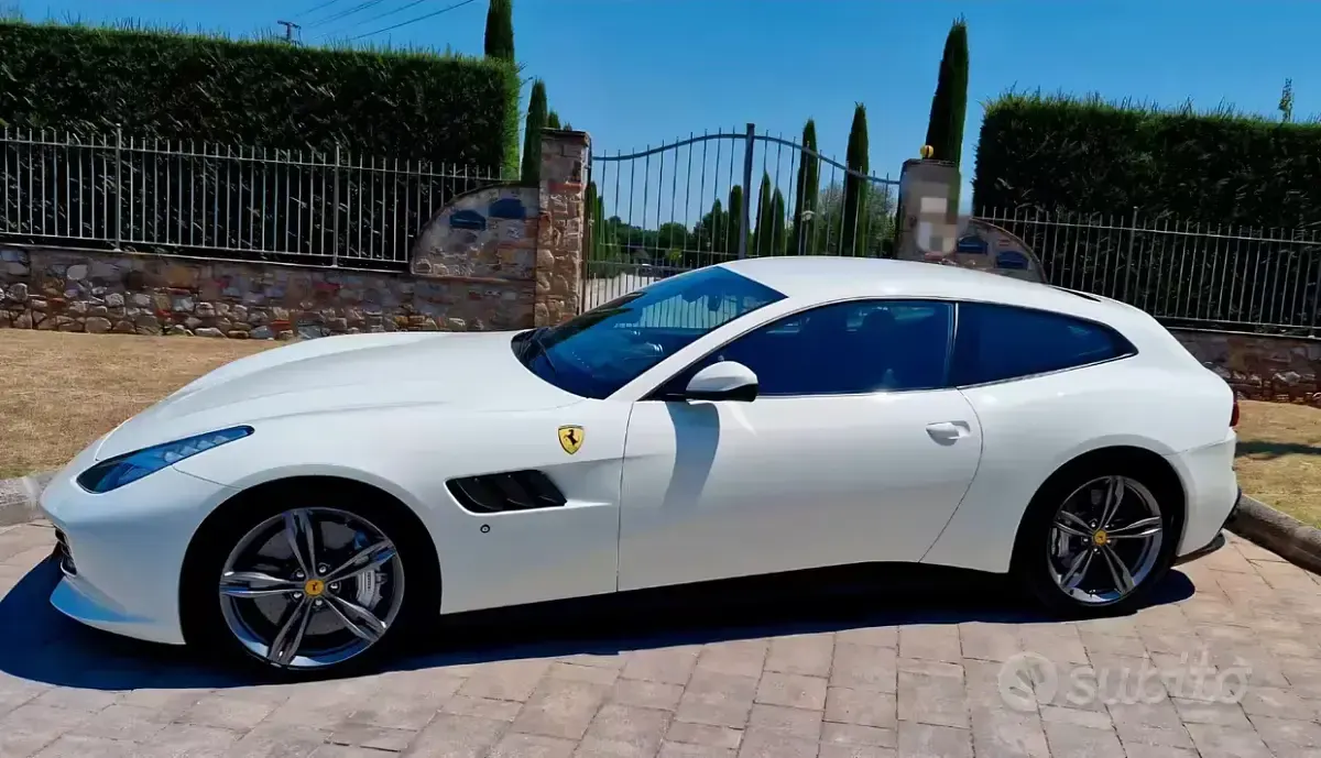 Usata Ferrari GTC4Lusso 689 CV (506 kW) 2016 Station wagon