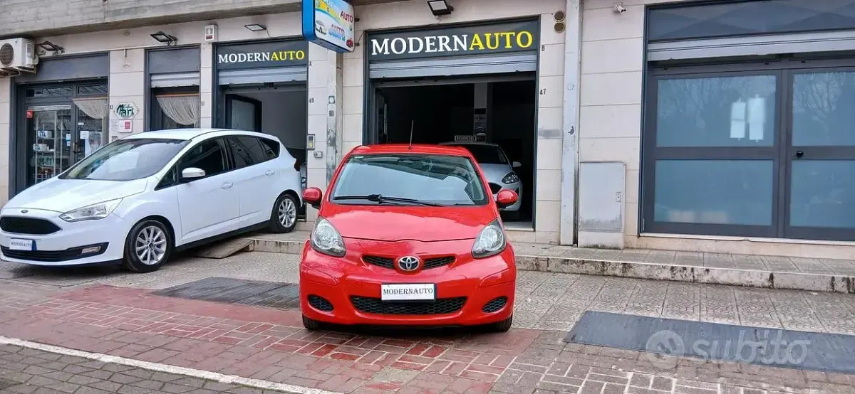 Usata Toyota Aygo 68 CV (50 kW) 2008 Rosso Utilitaria