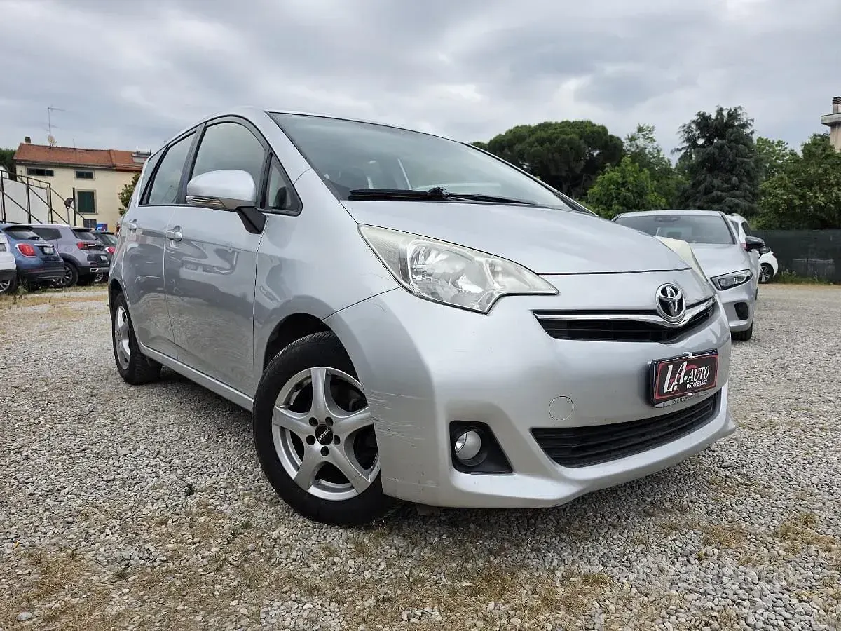 Usata Toyota Verso-S Active 90 CV (66 kW) 2011 Monovolume
