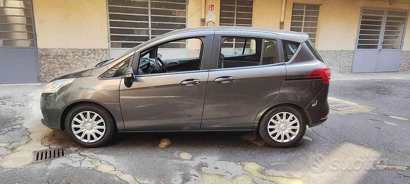 Usata Ford B-MAX Business Edition 90 CV (66 kW) 2017 Grigio scuro Monovolume