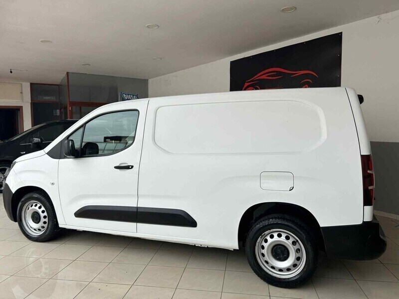 Usato 2019 Peugeot Partner 1.6 Benzin 90 CV (11.999 €)