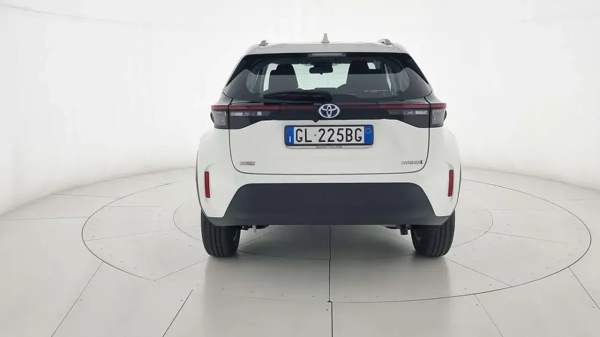 Usata Toyota Yaris Cross Trend 116 CV (85 kW) 2022 Bianco SUV